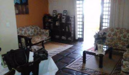 Casa para Venda em Presidente Prudente, CENTRO, 5 dormitórios, 1 suíte, 1 banheiro
