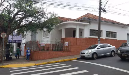 Casa para Locação em Presidente Prudente, CENTRO, 2 dormitórios, 3 banheiros, 1 vaga