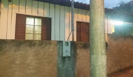 Casa para Venda em Presidente Prudente, INDUSTRIAL, 4 dormitórios, 1 banheiro, 2 vagas