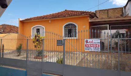 Casa para Venda em Presidente Prudente, VILA ÁUREA, 2 dormitórios, 1 banheiro, 2 vagas
