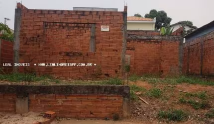 Casa para Venda em Presidente Prudente, PRUDENTINO, 3 dormitórios, 1 suíte, 2 banheiros, 2 vagas