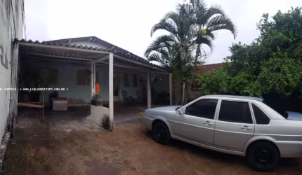 Casa para Venda em Presidente Prudente, SANTA HELENA, 3 dormitórios, 1 banheiro, 2 vagas
