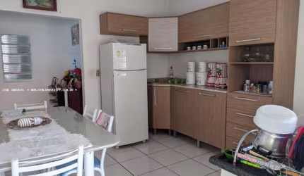 Casa para Venda em Presidente Prudente, SANTA MONICA, 3 dormitórios, 2 banheiros, 2 vagas