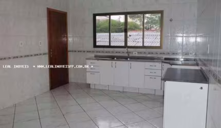 Casa para Locação em Presidente Prudente, SANTA HELENA, 3 dormitórios, 1 suíte, 2 banheiros, 1 vaga