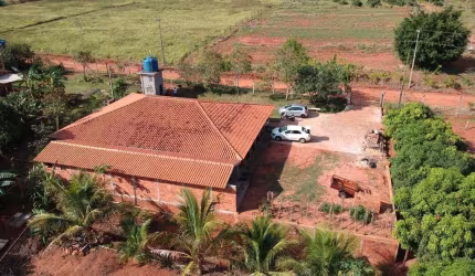Chácara para Venda em Regente Feijó, JARDIM PRIMAVERA, 4 dormitórios, 1 suíte, 4 banheiros