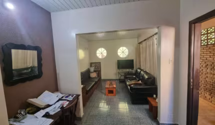 Casa para Venda em Presidente Prudente, CENTRO, 3 dormitórios, 1 banheiro, 1 vaga