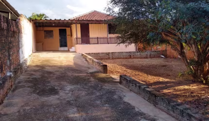 Casa para Venda em Presidente Prudente, PARQUE FURQUIM, 2 dormitórios, 1 banheiro, 1 vaga
