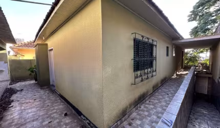 Casa para Venda em Presidente Prudente, CENTRO, 3 dormitórios, 1 banheiro, 2 vagas