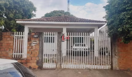 Casa para Venda em Presidente Prudente, LEONOR, 3 dormitórios, 1 banheiro, 1 vaga
