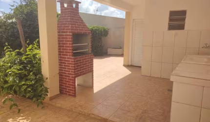 Casa para Venda em Presidente Prudente, CENTRO, 3 dormitórios, 1 suíte, 3 banheiros, 2 vagas