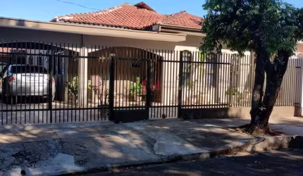 Casa para Venda em Presidente Prudente, Jardim Santana, 3 dormitórios, 3 banheiros, 4 vagas