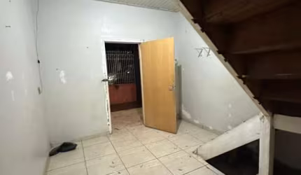 Casa para Locação em Presidente Prudente, VILA SANTA HELENA, 5 dormitórios, 1 banheiro, 1 vaga