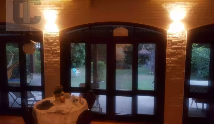 Casa com 5 dormitórios para alugar, 300 m² por R$ 11.800/ano - Pinheiral I - Atibaia/SP