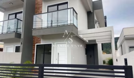 Sobrado com 2 dormitórios com suite - Forquilhas - São josé