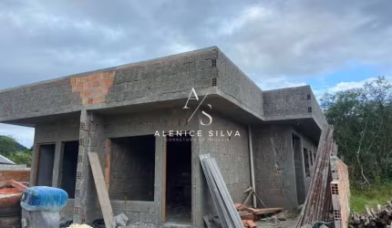 Linda casa 3 dormitórios sendo 1 suíte em Forquilhas - São José
