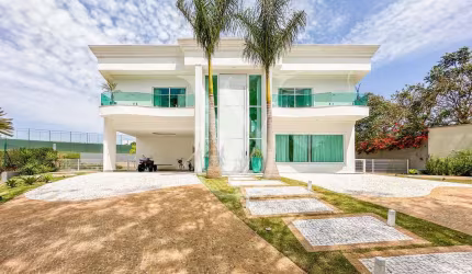 Casa com 5 suítes no Fazenda Serrazul I por R$ 7.900.000