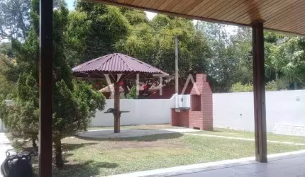 Casa em condomínio em Aldeia