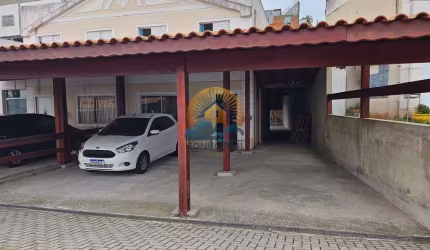 Casa com 3 quartos em Condomínio no Jardim Isis