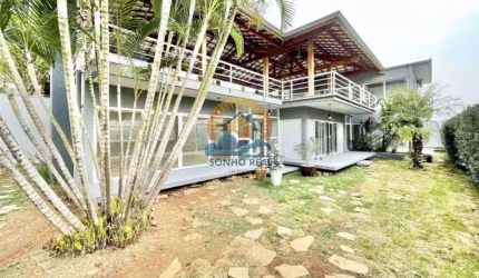 Oportunidade! Linda casa 4 dorms, 2 suítes e 4 vagas pertinho da Raposo com 400m²