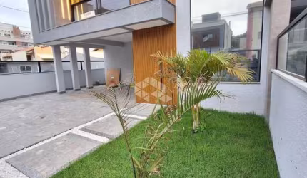 CASA / SOBRADO NA ESQUINA ALTO PADRÃO NO CENTRINHO DO INGLESES-FLORIANOPOLIS R$1.690.000,00