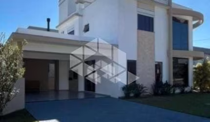 Casa/ Sobrado com 4 Dormitórios/Quartos 3 Suítes Venda no valor de  R$ 1.690.000,00 no Bairro Ingleses - Florianópolis