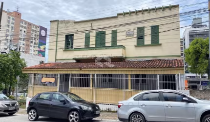 CASA COMERCIAL NO CENTRO - FLORIANÓPOLIS A VENDA POR R$ 2.500.000