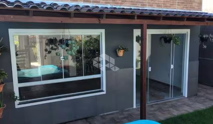 CASA SOBRADO COM PISCINA 3 DORMITORIOS /QUARTOS EM INGLESES/ FLORIANÓPOLIS  R$ 530.000,00