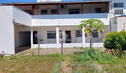 Casa à Venda - Jardim Atlântico, Florianópolis - 2 Andares, 3 Dormitórios, Amplo Terreno!