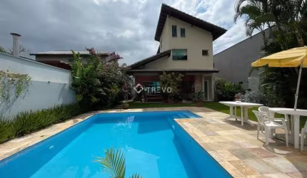 CASA À VENDA COM 5 QUARTOS, 4 BANHEIROS, 4 VAGAS E 210 M² POR R$ 3.000.000