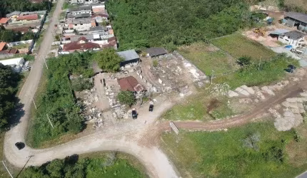 TERRENO À VENDA COM 1.040 M² AS MARGENS DA RODOVIA RIO/SANTOS POR R$ 1.940.000