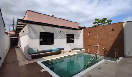 CASA TÉRREA COM 2 DORMITÓRIOS E PISCINA À VENDA EM BERTIOGA/SP