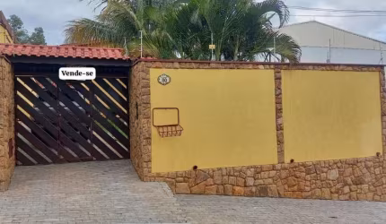 Casa para venda em Capela de 248.00m² com 4 Quartos e 4 Garagens