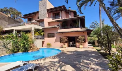 Casa de Condomínio para venda em Marambaia de 365.00m² com 4 Quartos, 3 Suites e 8 Garagens