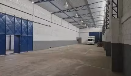 Galpão de 750m² disponivel para locação na Ilha de Guaratiba