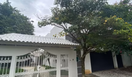 Casa Linear de 3 quartos e 2 Suites na R. Irlando Regis em GuaratibaRJ