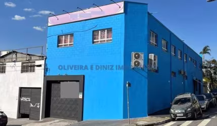 Prédio comercial em Osasco, bairro Km 18, ótimo local, 636m² a.c., ideal para locação de vários negócios