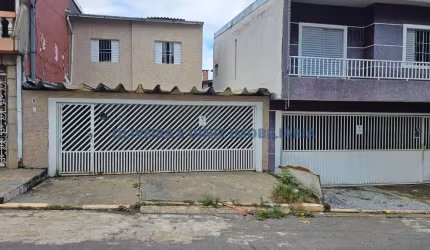 Sobrado no bairro Quitaúna, em Osasco, 174m², 4 quartos, sendo 1 suíte, 1 banheiro social, 3 vagas de garagem