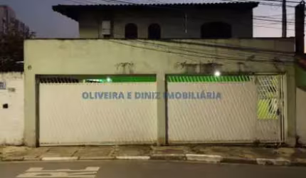 SOBRADO 3 suítes, banheiro, lavabo, 4 vagas de garagem, área de churrasqueira, lavanderia e quintal amplo 400m2