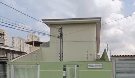 Sobrado em condomínio fechado, bairro Quitaúna, Osasco, 58m², 2 quartos, 1 banheiro, lavabo, cozinha, 2 vagas cobertas