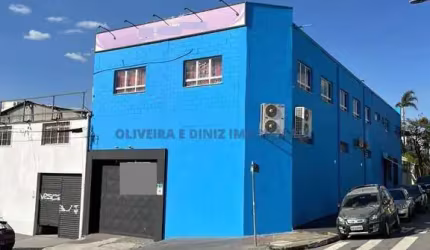 Prédio comercial em Osasco, bairro Km 18, ótimo local, 636m² a.c., ideal para locação de vários negócios