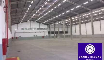 Galpão com 2800 m² de A/C para locação na Aldeinha, Alphaville