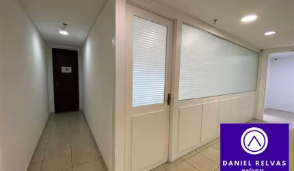 Sala Comercial com 204 m² Para Locação em Alphaville