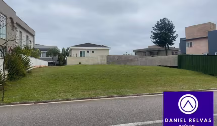 Lindo Terreno com 498 m² A/T Para Venda no Burle Max