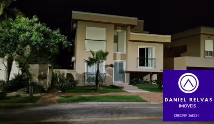 Casa  de Alto Padrão, Decorada, Para Venda no Genesis 1, Alphaville