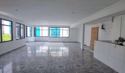 Predio Comercial com Elevador, 480 m², Para Locação no Centro de Apoio 2