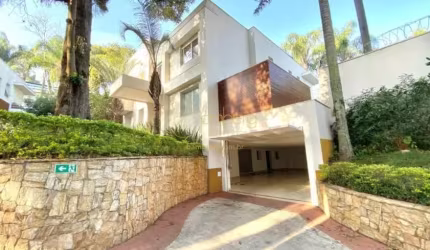 Casa de Condomínio com 4 Quartos e 6 banheiros para Alugar, 608 m² por R$ 20.500/Mês