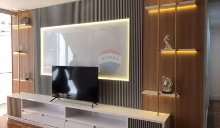 Maravilhoso apartamento reformadíssimo em alto padrão em Copacabana: uma quadra da praia. 3 quartos. R$1.690.000,00 porteira fechada.