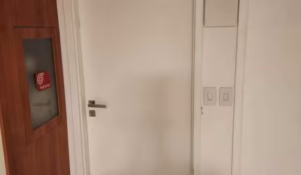 Sala comercial no osso com banheiro pronto e vaga de garagem