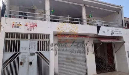 Vendo Casa Duplex com Ponto Comercial no Conjunto Augusto Franco. Próximo ao SESI.