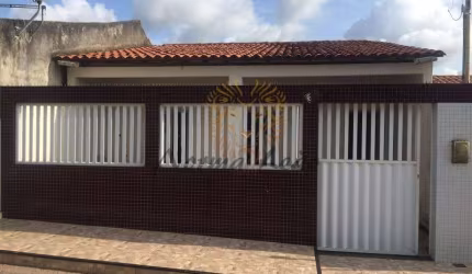 Casa Térrea á Venda em São Cristóvão. Bairro Eduardo Gomes.